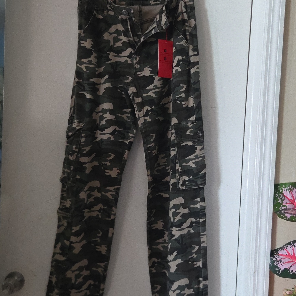 Hot Kiss Woman's Green Camo Cargo Pants